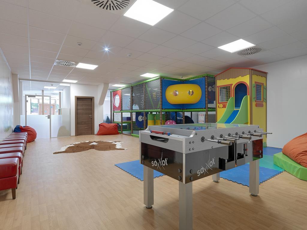 Alpina Zillertal . Family Lifestyle Kinderhotel Фюген Экстерьер фото